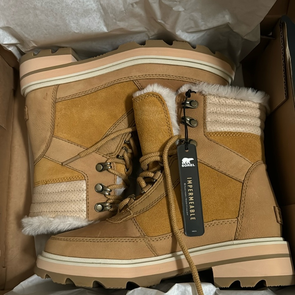 SOREL Lennox Lace Cozy STKD Boot